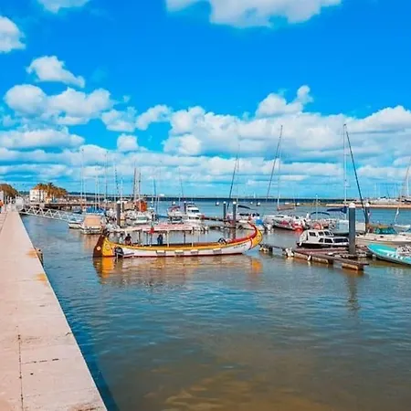 Apartment Ribeirinha *